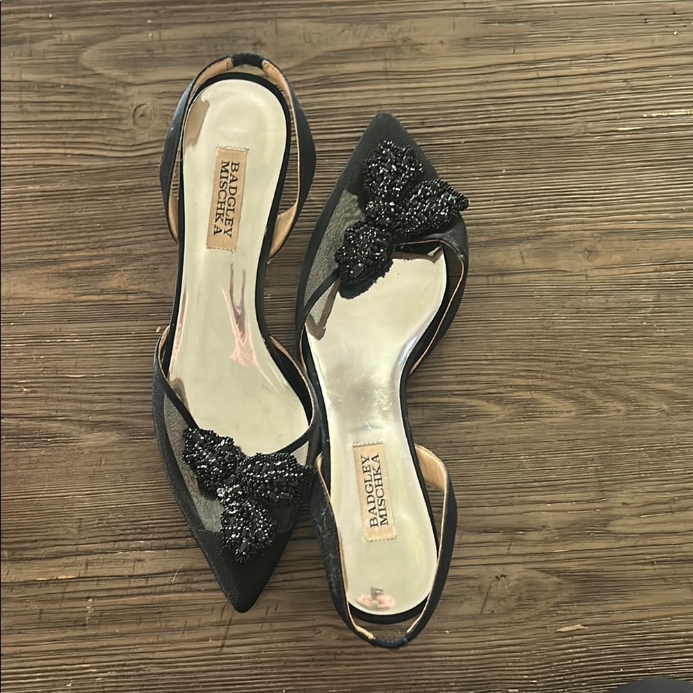 Sexy Badgley Mischka Black Kitten Heel Flats